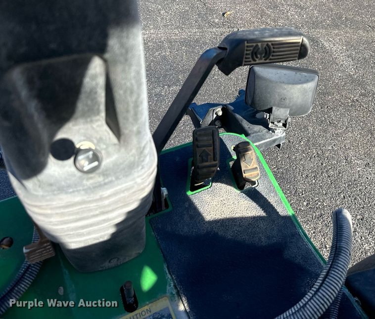 image for item NL9254 John Deere 2500E  greens mower