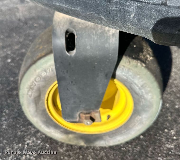 image for item NL9254 John Deere 2500E  greens mower