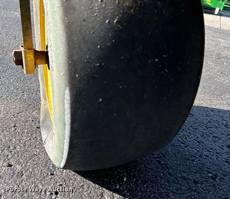 image for item NL9254 John Deere 2500E  greens mower