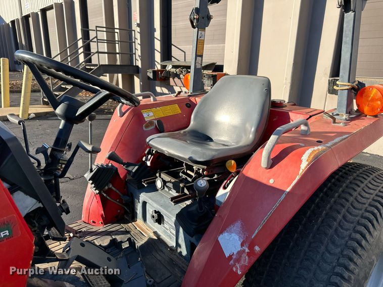 image for item NL9261 1999 Massey Ferguson 1260  MFWD tractor