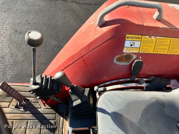 image for item NL9261 1999 Massey Ferguson 1260  MFWD tractor