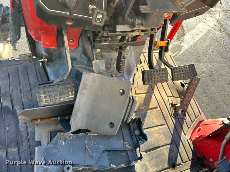 image for item NL9261 1999 Massey Ferguson 1260  MFWD tractor