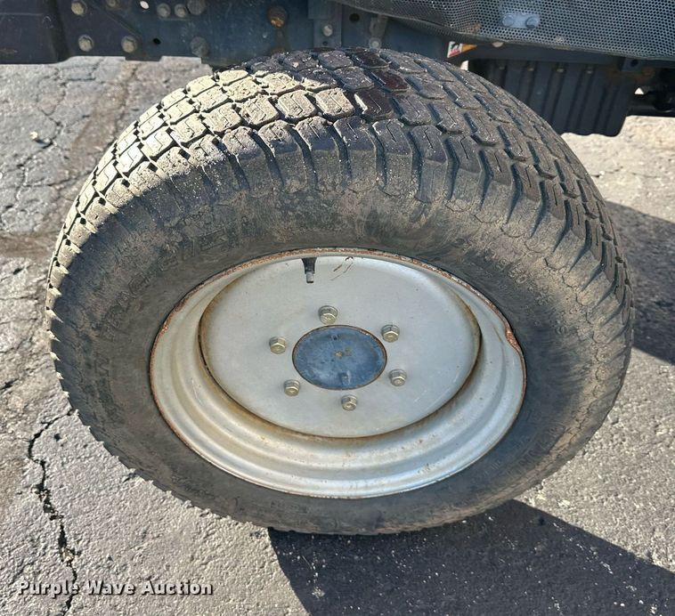 image for item NL9261 1999 Massey Ferguson 1260  MFWD tractor