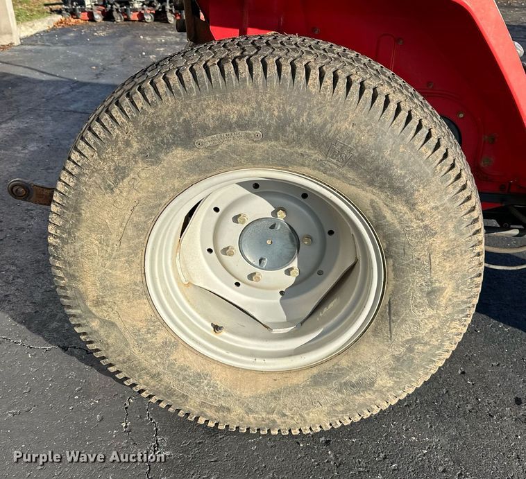 image for item NL9261 1999 Massey Ferguson 1260  MFWD tractor