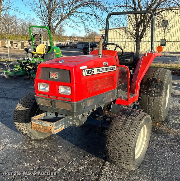 image for item NL9262 2001 Massey Ferguson 1165  MFWD tractor