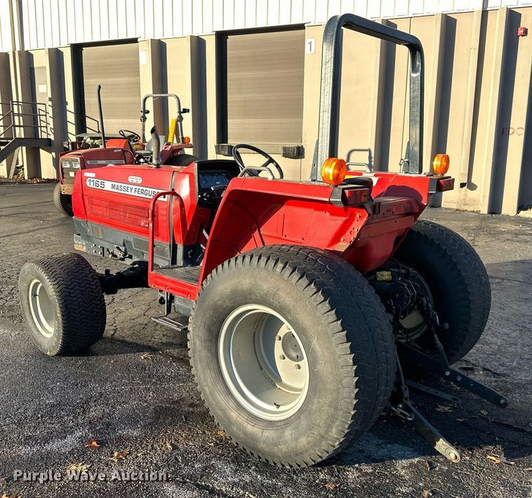 image for item NL9262 2001 Massey Ferguson 1165  MFWD tractor