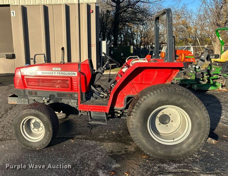 image for item NL9262 2001 Massey Ferguson 1165  MFWD tractor