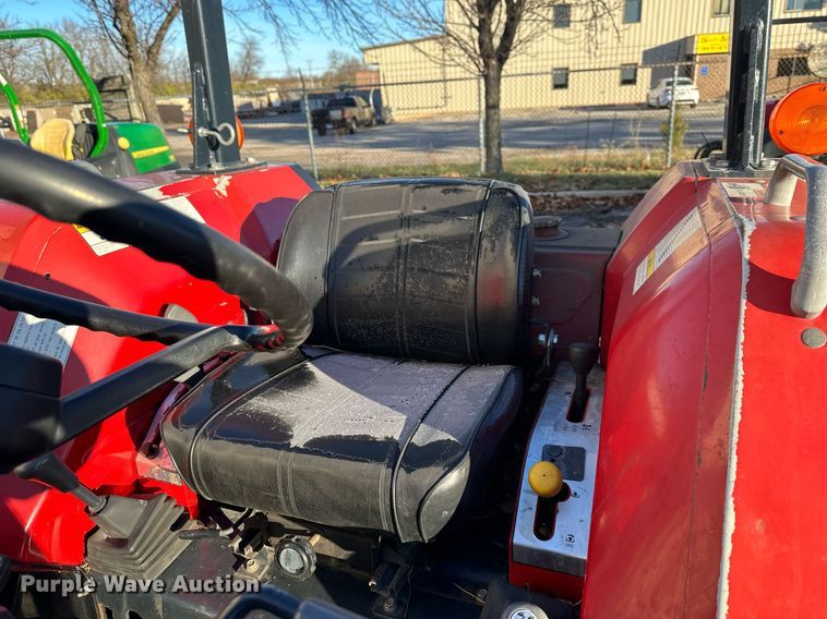 image for item NL9262 2001 Massey Ferguson 1165  MFWD tractor