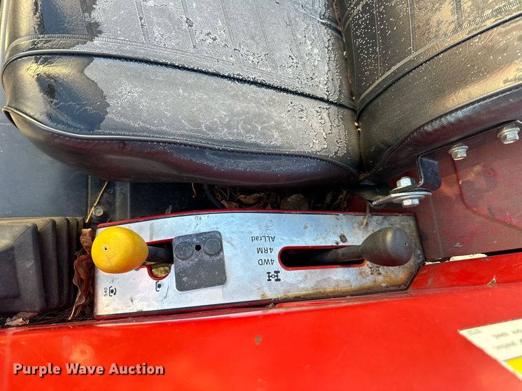 image for item NL9262 2001 Massey Ferguson 1165  MFWD tractor