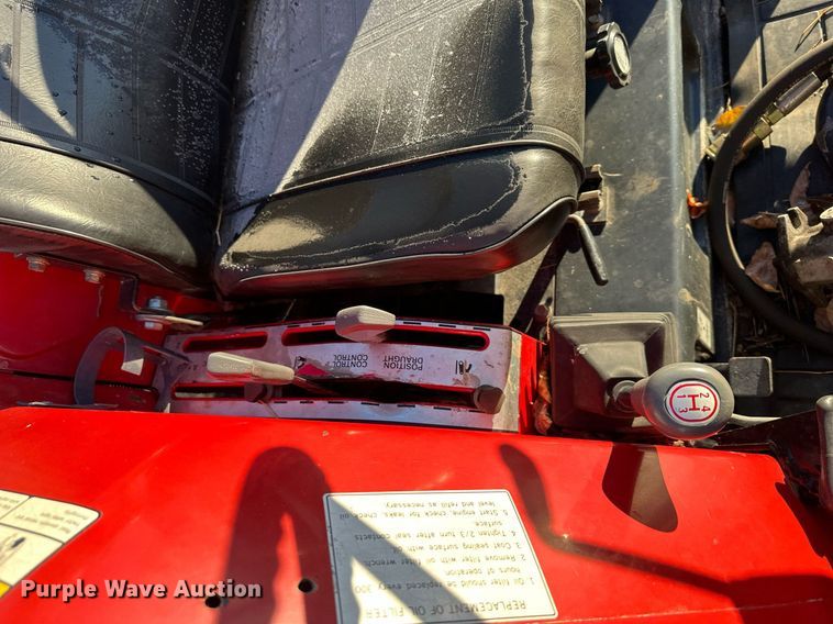 image for item NL9262 2001 Massey Ferguson 1165  MFWD tractor