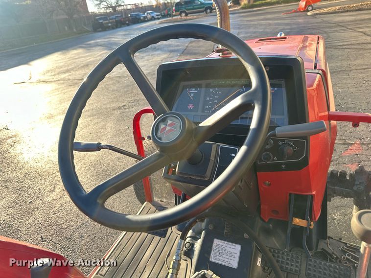 image for item NL9262 2001 Massey Ferguson 1165  MFWD tractor