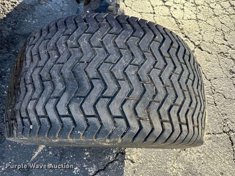 image for item NL9262 2001 Massey Ferguson 1165  MFWD tractor