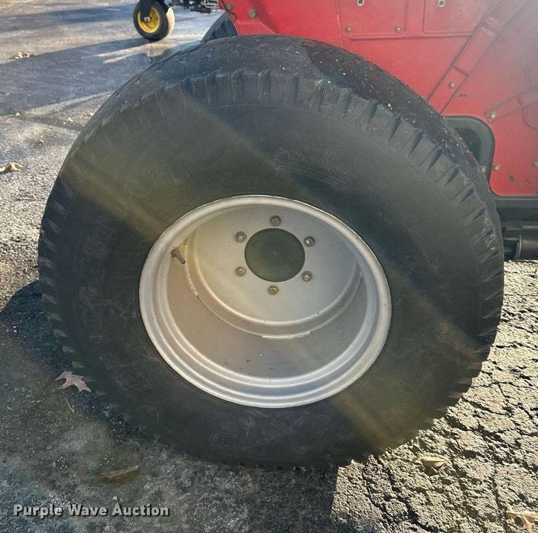 image for item NL9262 2001 Massey Ferguson 1165  MFWD tractor