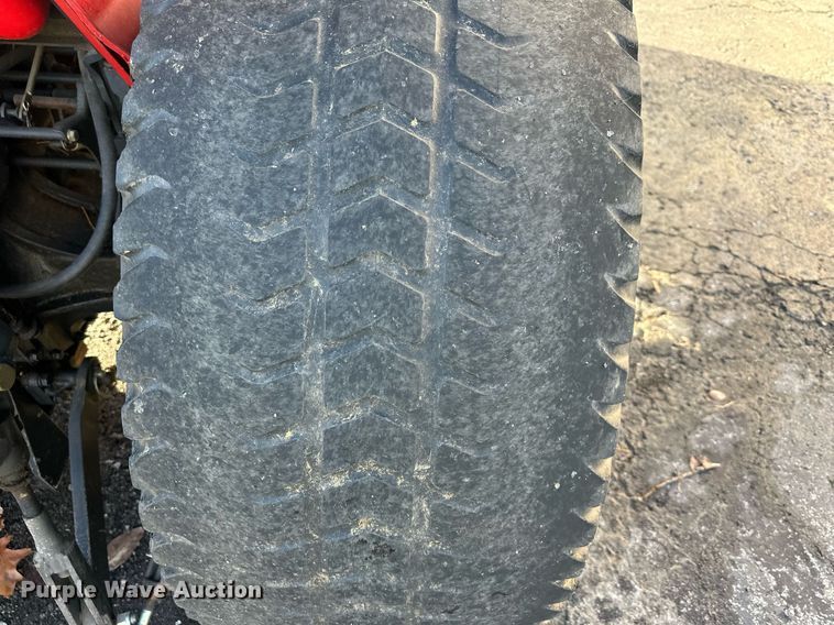 image for item NL9262 2001 Massey Ferguson 1165  MFWD tractor