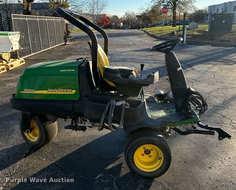image for item NL9264 John Deere 2500A  reel mower