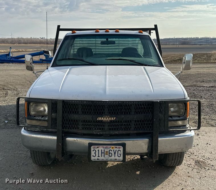 2000 Chevrolet C3500 flatbed pickup truck in Conception Junction, MO