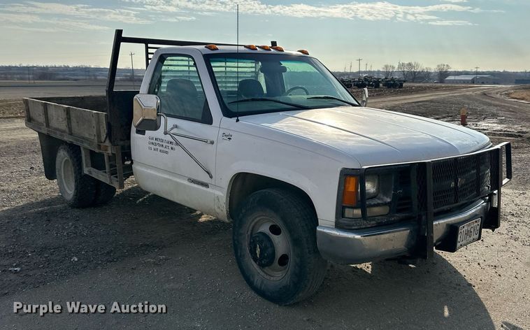 image for item NL9291 2000 Chevrolet C3500  flatbed pickup truck