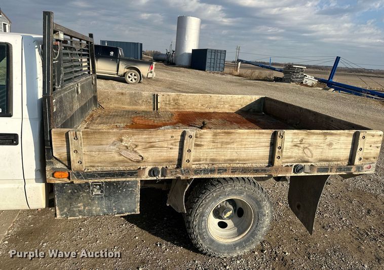 2000 Chevrolet C3500 flatbed pickup truck in Conception Junction, MO