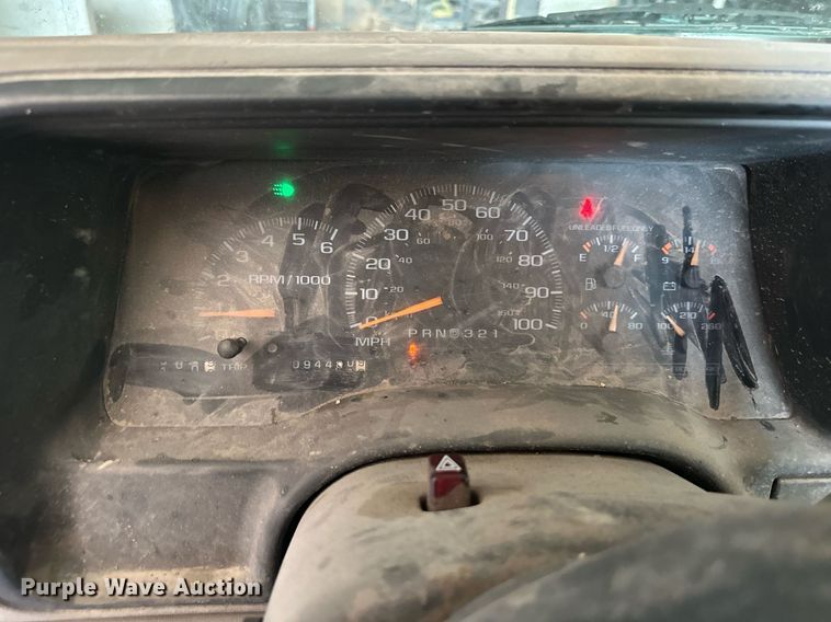 image for item NL9291 2000 Chevrolet C3500  flatbed pickup truck