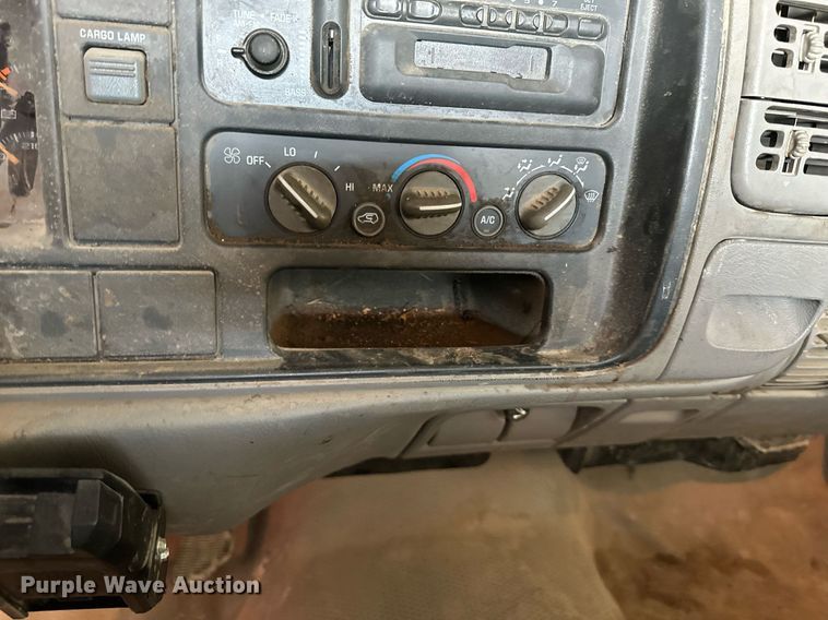 image for item NL9291 2000 Chevrolet C3500  flatbed pickup truck