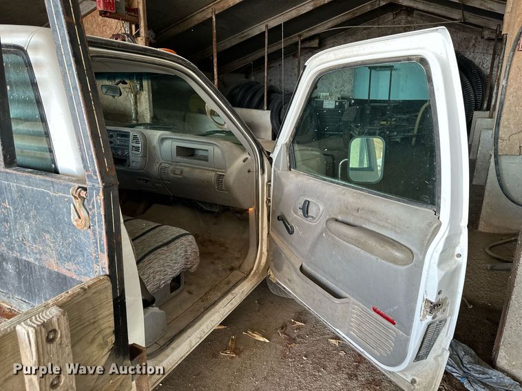 image for item NL9291 2000 Chevrolet C3500  flatbed pickup truck