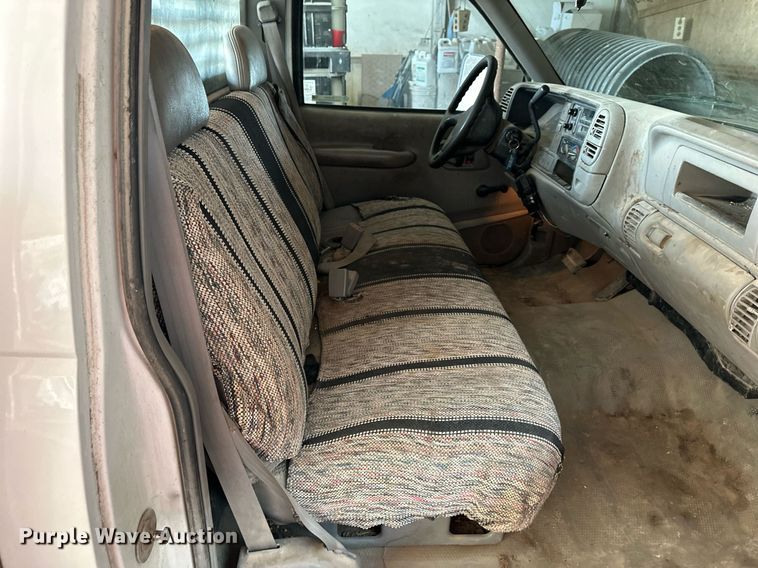 image for item NL9291 2000 Chevrolet C3500  flatbed pickup truck