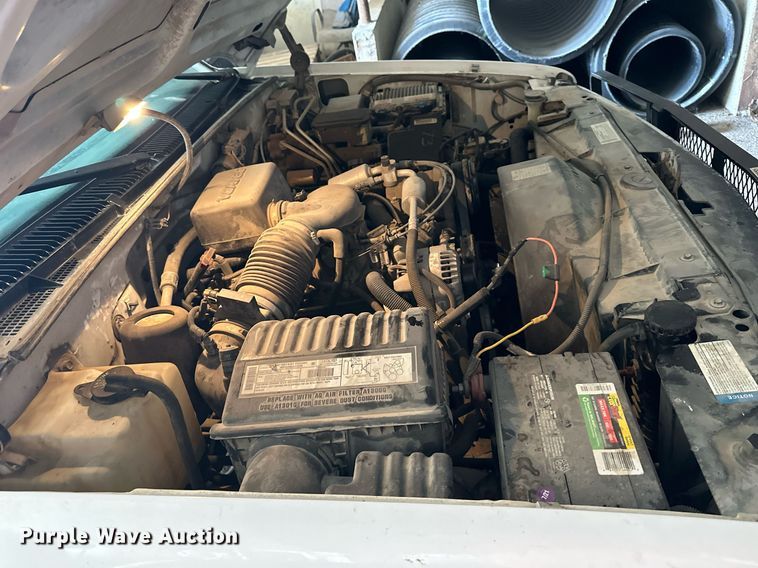 2000 Chevrolet C3500 flatbed pickup truck in Conception Junction, MO