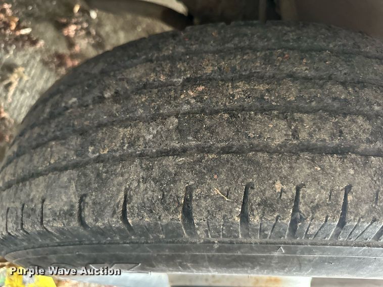 image for item NL9291 2000 Chevrolet C3500  flatbed pickup truck