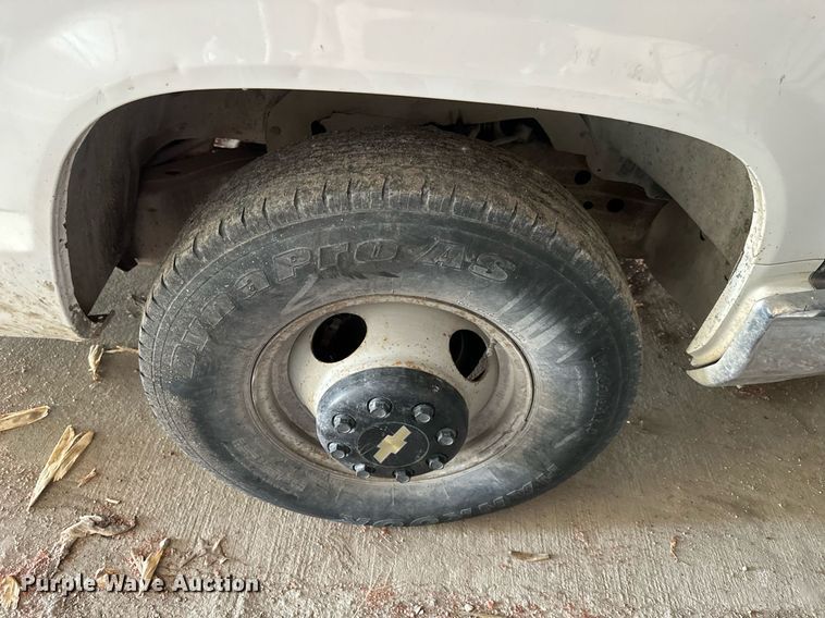 2000 Chevrolet C3500 flatbed pickup truck in Conception Junction, MO