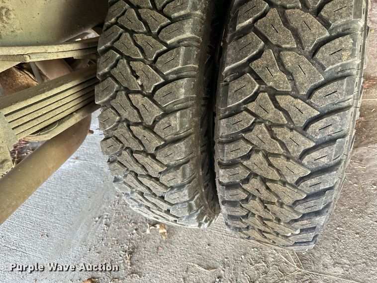 image for item NL9291 2000 Chevrolet C3500  flatbed pickup truck