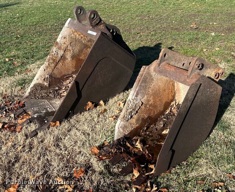 image for item NL9303 (2) buckets