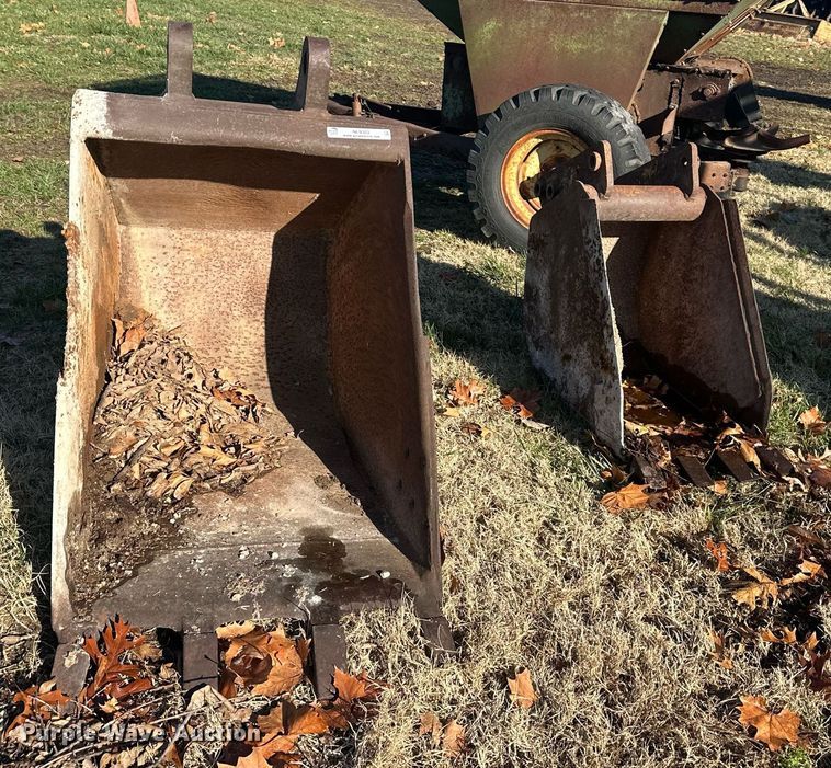 image for item NL9303 (2) buckets