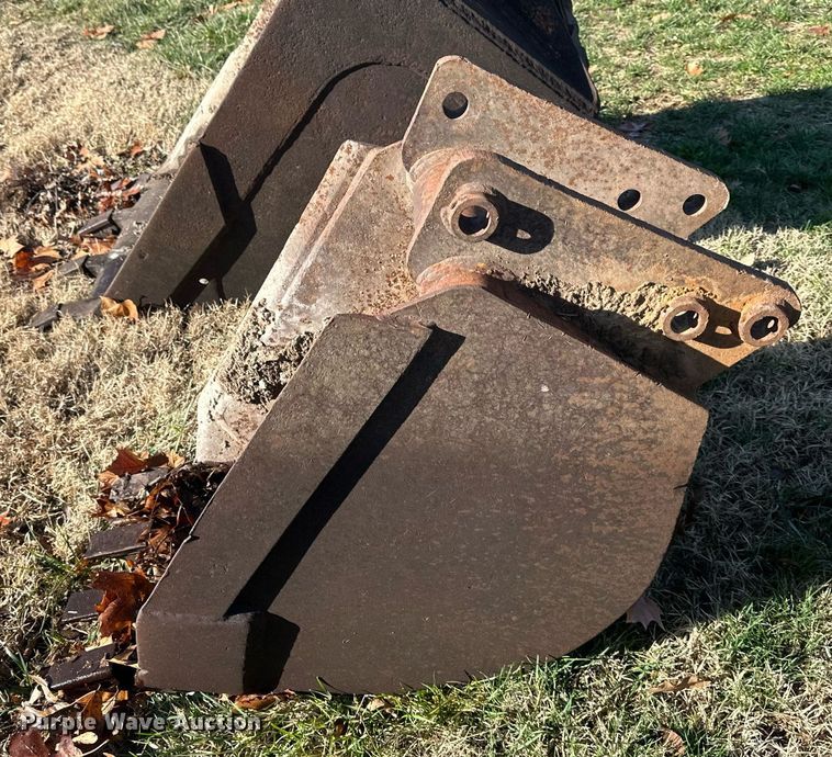 image for item NL9303 (2) buckets