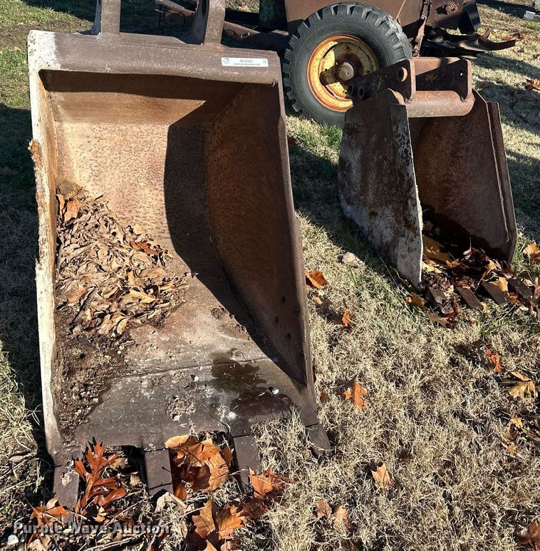 image for item NL9303 (2) buckets