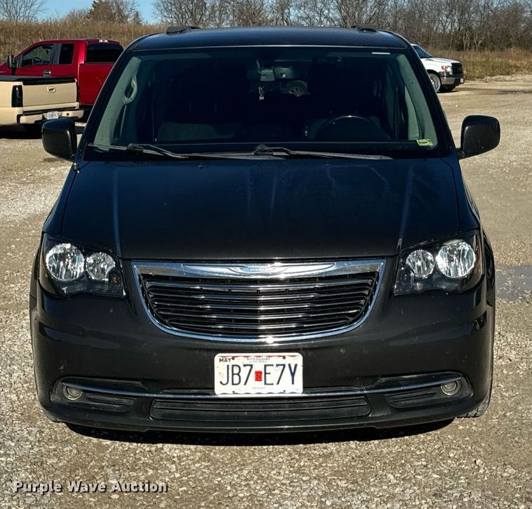 image for item NM9083 2012 Chrysler Town & Country  van