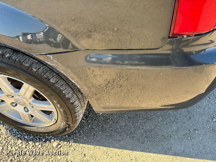 image for item NM9083 2012 Chrysler Town & Country  van