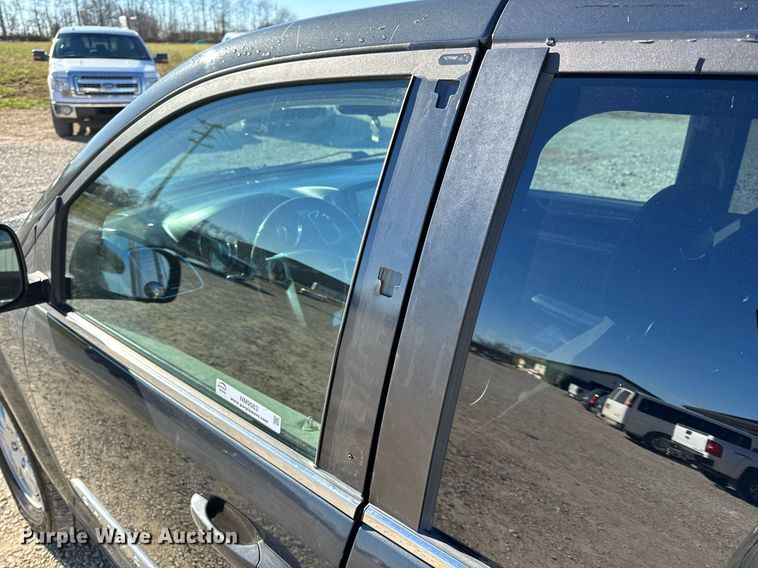 image for item NM9083 2012 Chrysler Town & Country  van