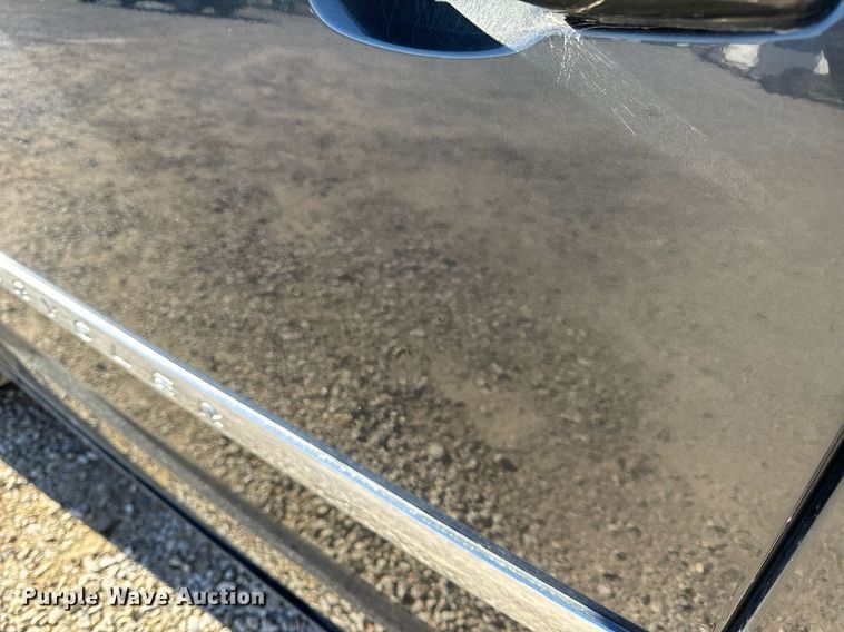 image for item NM9083 2012 Chrysler Town & Country  van