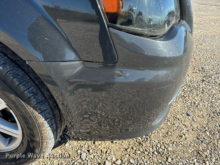 image for item NM9083 2012 Chrysler Town & Country  van