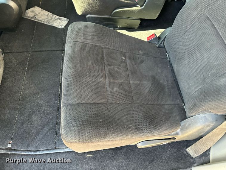 image for item NM9083 2012 Chrysler Town & Country  van