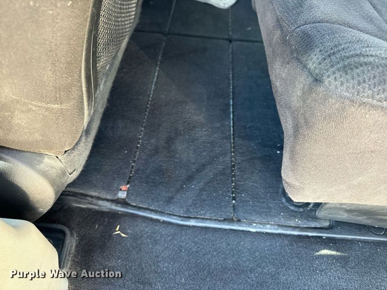 image for item NM9083 2012 Chrysler Town & Country  van