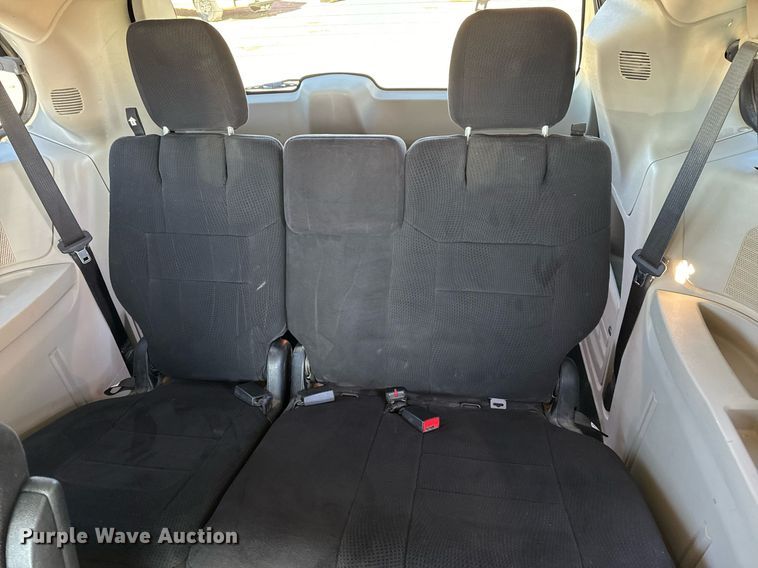 image for item NM9083 2012 Chrysler Town & Country  van