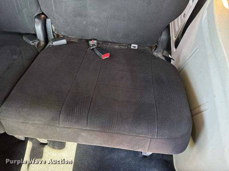 image for item NM9083 2012 Chrysler Town & Country  van