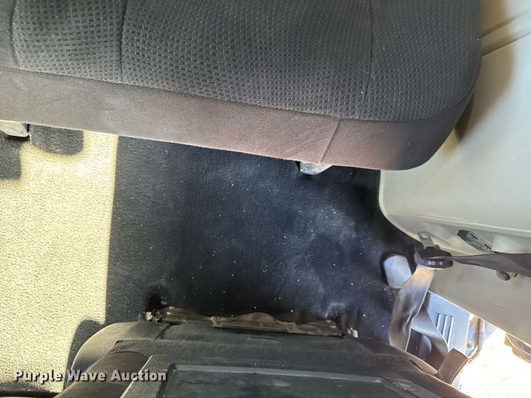 image for item NM9083 2012 Chrysler Town & Country  van