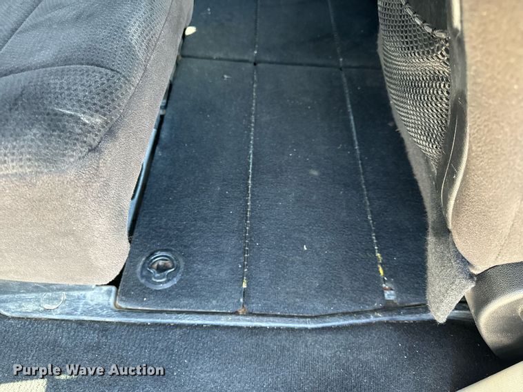 image for item NM9083 2012 Chrysler Town & Country  van