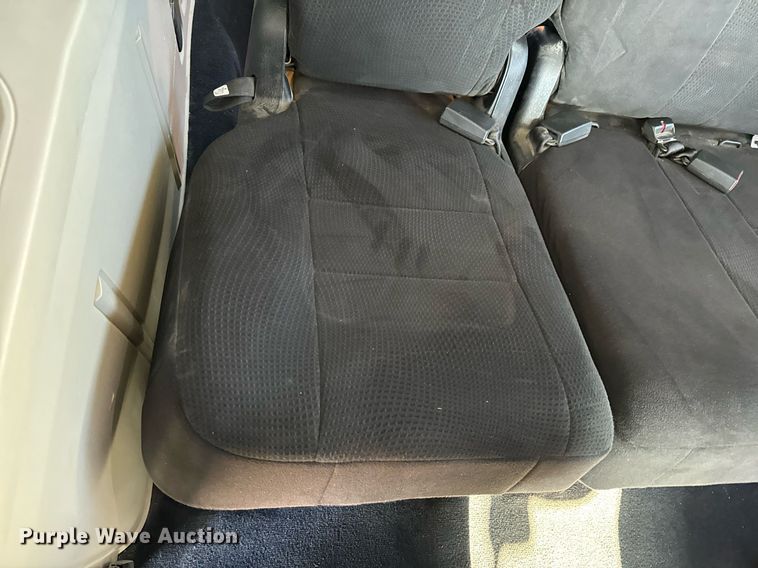 image for item NM9083 2012 Chrysler Town & Country  van