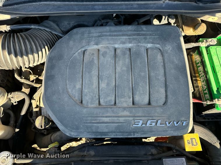 image for item NM9083 2012 Chrysler Town & Country  van