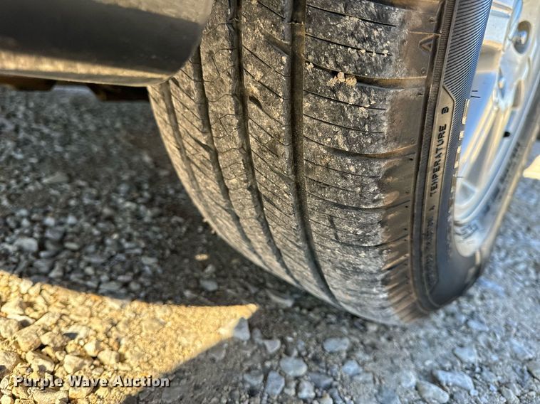 image for item NM9083 2012 Chrysler Town & Country  van