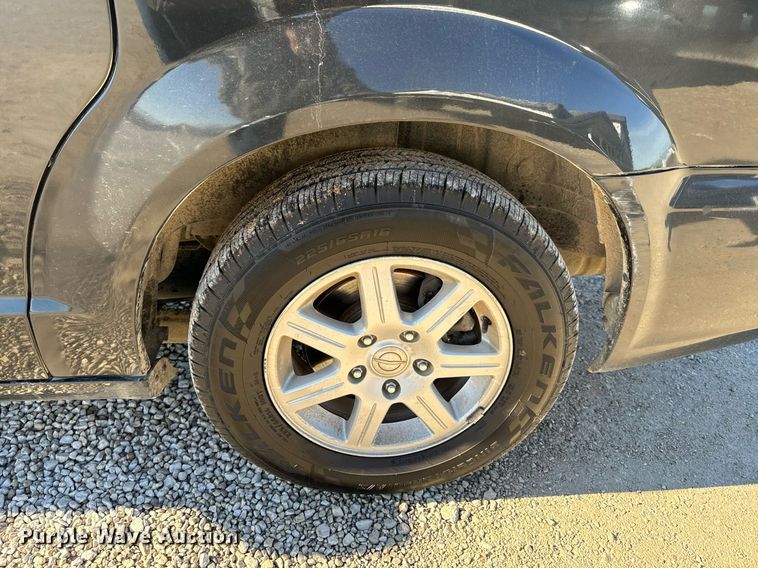 image for item NM9083 2012 Chrysler Town & Country  van