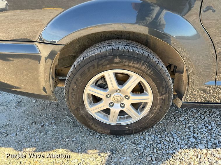 image for item NM9083 2012 Chrysler Town & Country  van